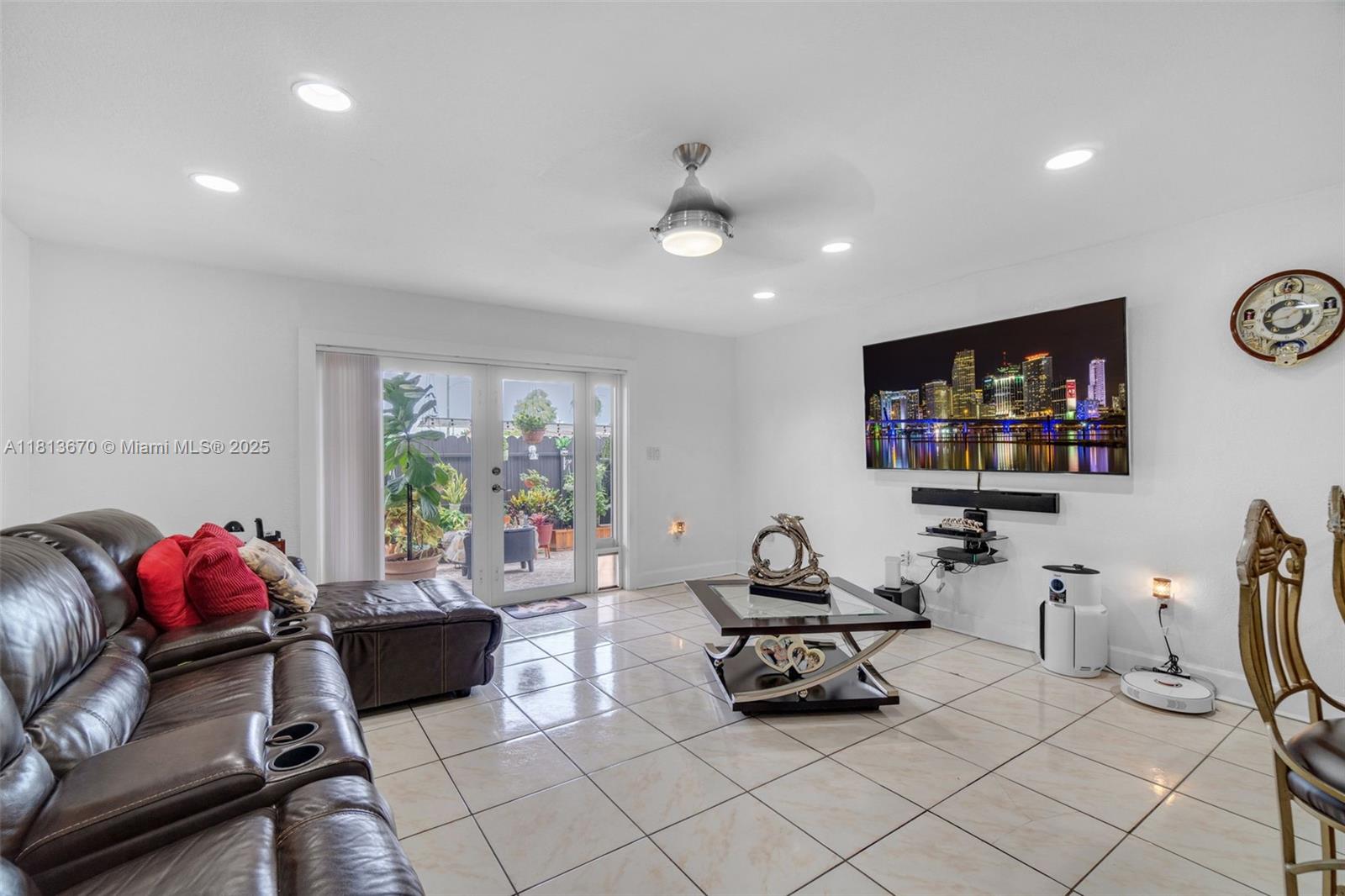 401 Southwest 109th Avenue, Unit 26 Sweetwater, FL 33174 - Photo 11 of 35