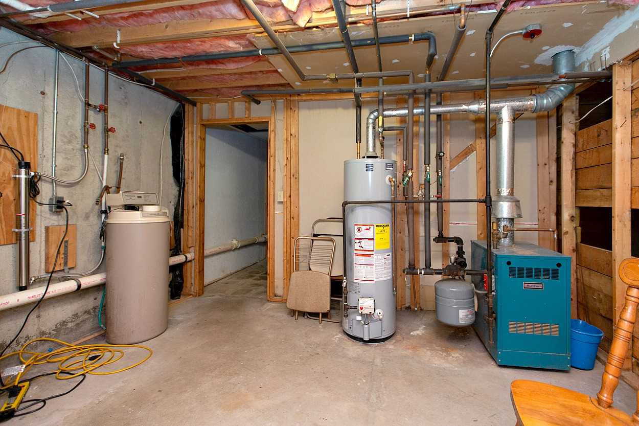 77 Overledge Dr Extension Derry, NH 03038 - Photo 25 of 32 Gallery Image 25