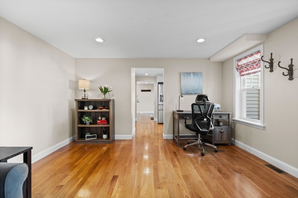 15 Jefferson Road, Unit 15 Wakefield, MA 01880 - Photo 11 of 23