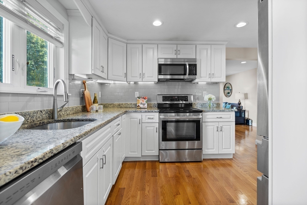 15 Jefferson Road, Unit 15 Wakefield, MA 01880 - Photo 6 of 23