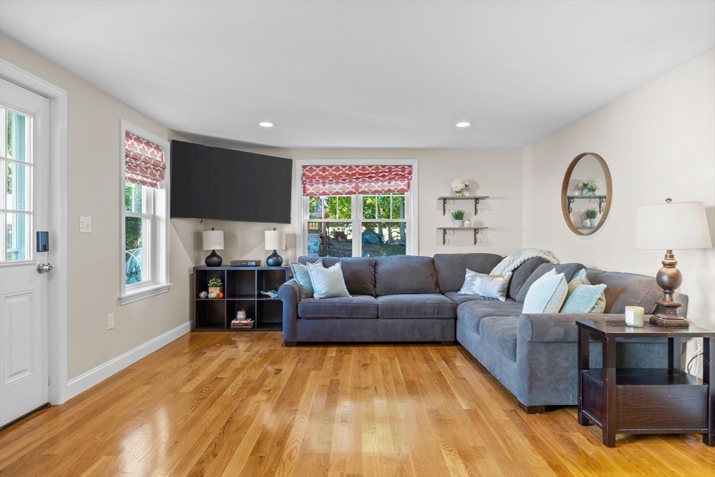 15 Jefferson Road, Unit 15 Wakefield, MA 01880 - Photo 9 of 23