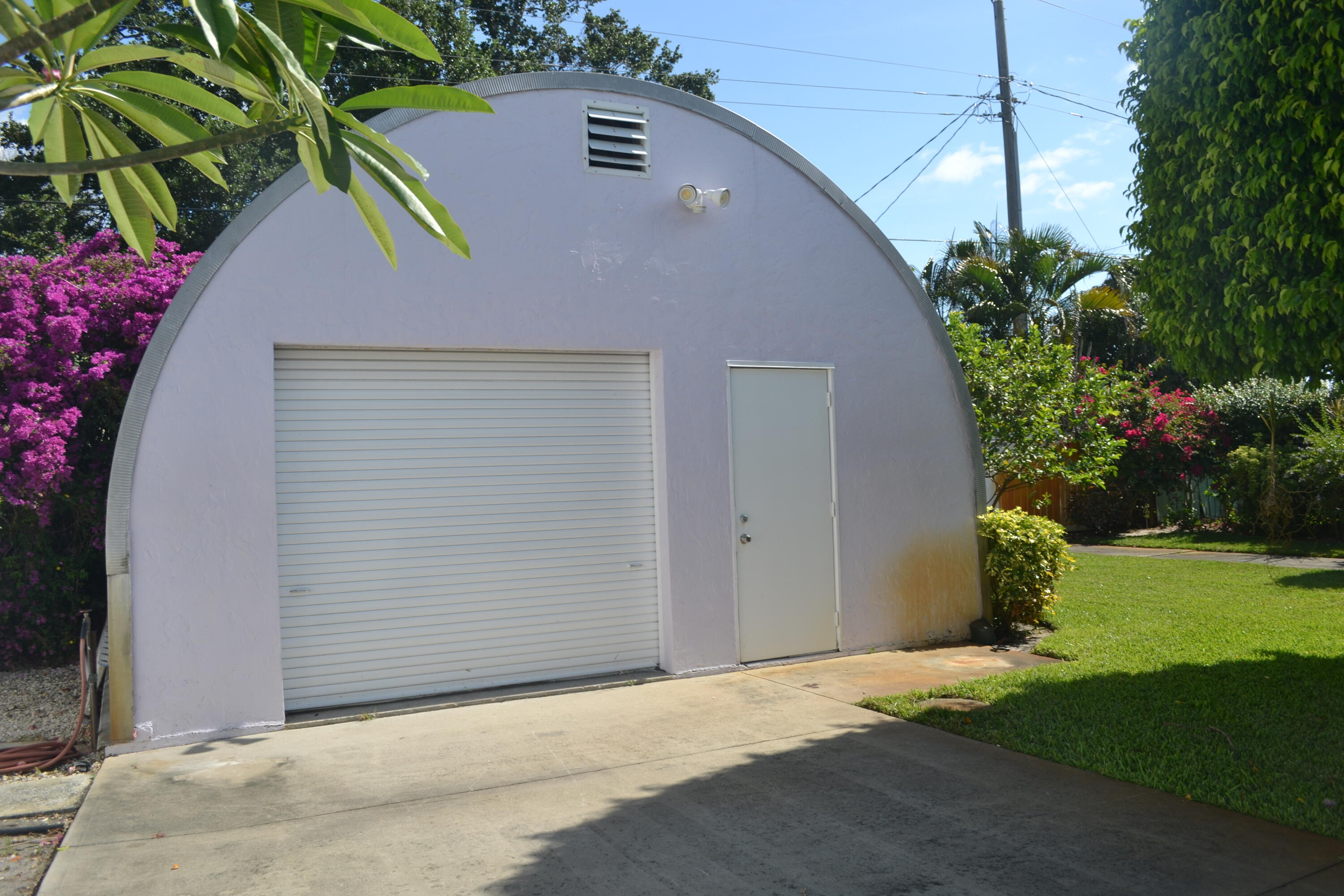 309 Southwest 3rd Street Boca Raton, FL 33432 - Photo 8 of 9 Detached garage