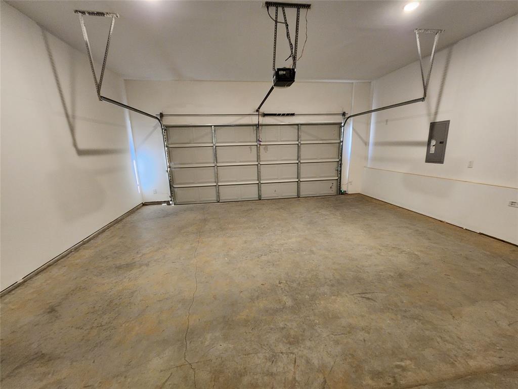 632 Blue Rdg Drive Mansfield, TX 76063 - Photo 15 of 16 a view of a garage
