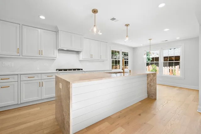 $1,329,000 | 1410 Berkley Court, Deerfield, IL 60015