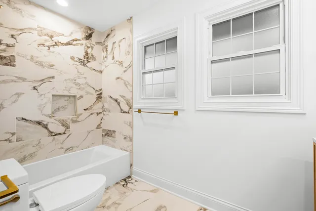 $1,329,000 | 1410 Berkley Court, Deerfield, IL 60015