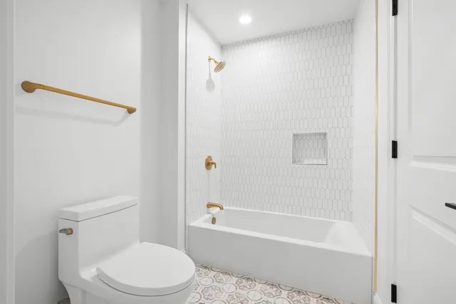 $1,329,000 | 1410 Berkley Court, Deerfield, IL 60015