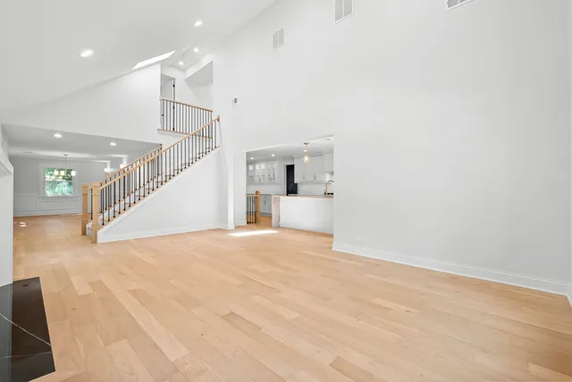 $1,329,000 | 1410 Berkley Court, Deerfield, IL 60015