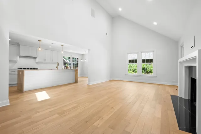 $1,329,000 | 1410 Berkley Court, Deerfield, IL 60015