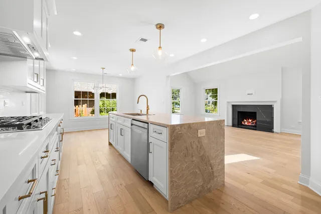 $1,329,000 | 1410 Berkley Court, Deerfield, IL 60015