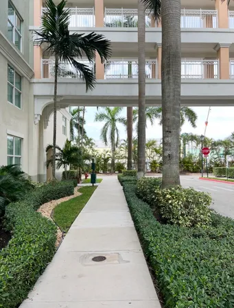 $2,300 | 806 East Windward Way, Unit 216, Lantana, FL 33462