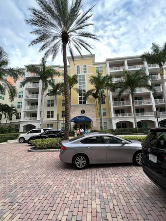 $2,500 | 806 East Windward Way, Unit 216, Lantana, FL 33462