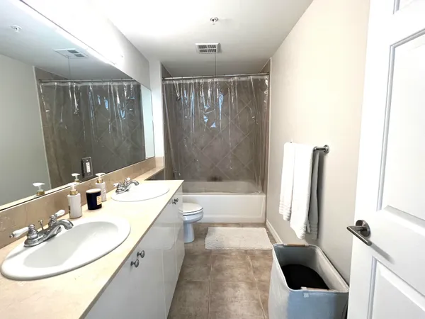 $2,500 | 806 East Windward Way, Unit 216, Lantana, FL 33462