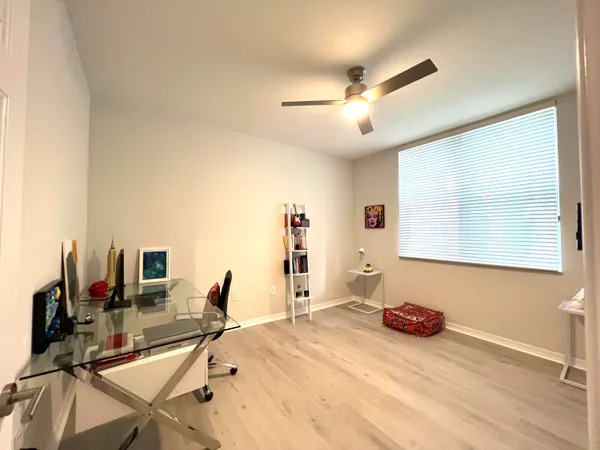 $2,500 | 806 East Windward Way, Unit 216, Lantana, FL 33462