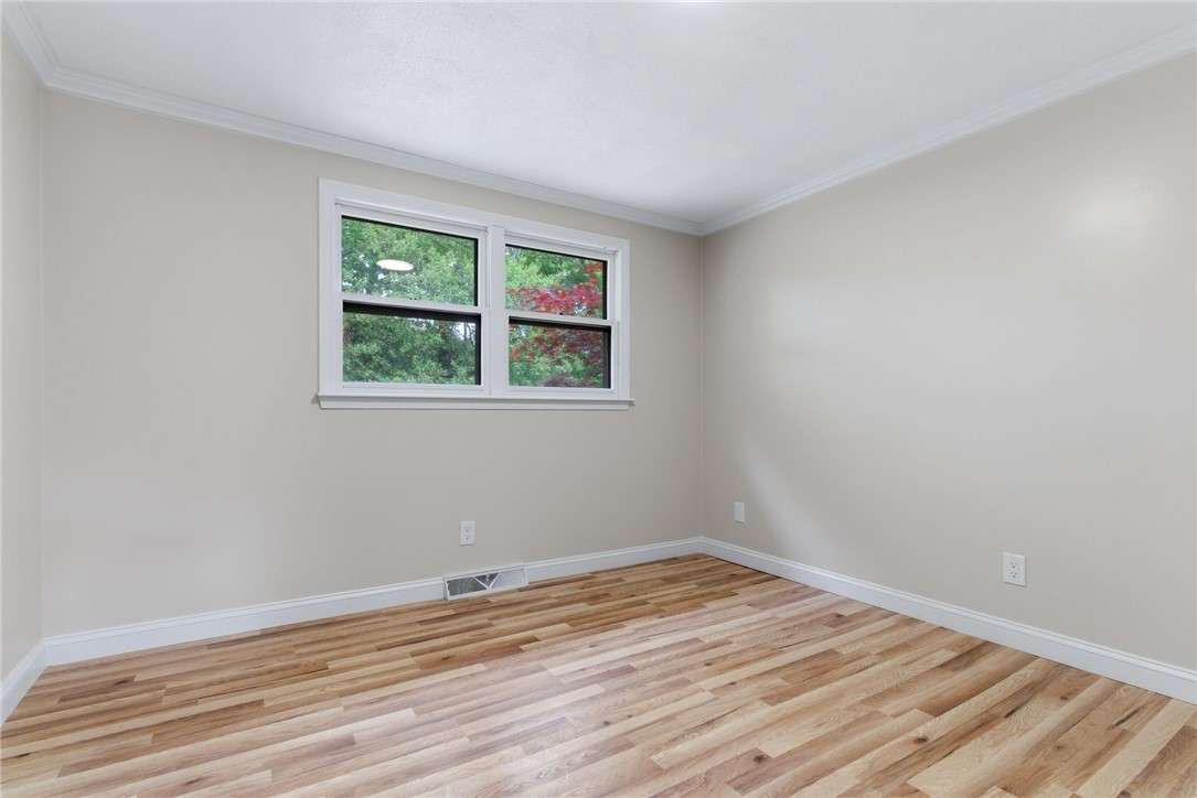 20 Killey Avenue Warwick, RI 02889 - Photo 11 of 36