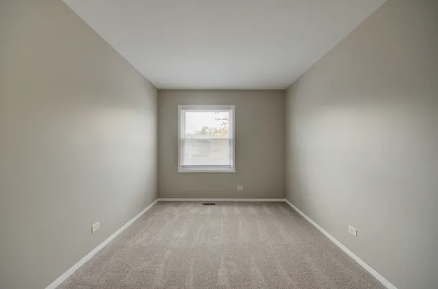 $2,150 | 304 Walnut Circle, Bolingbrook, IL 60440