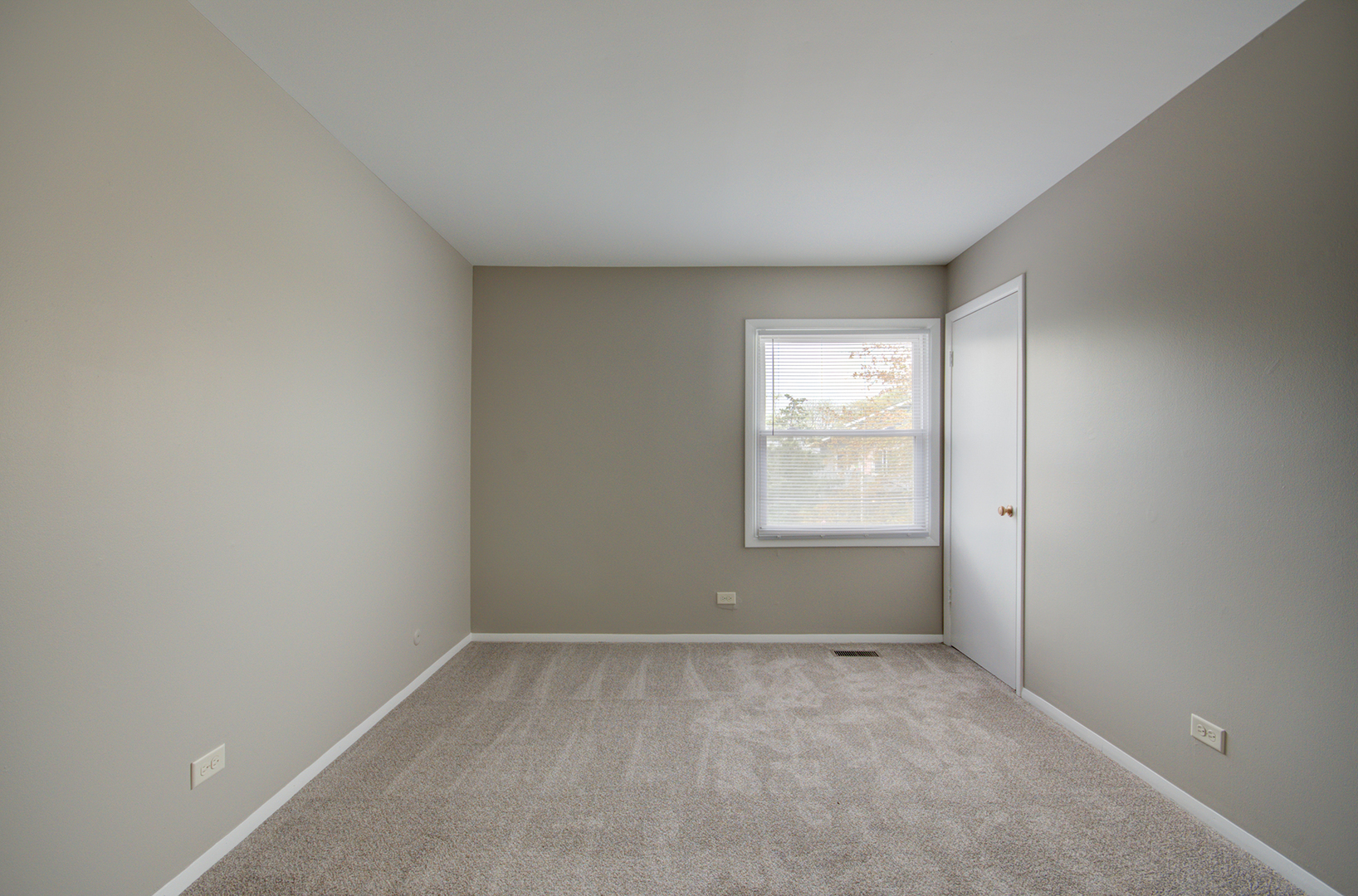 304 Walnut Circle Bolingbrook, IL 60440 - Photo 14 of 25