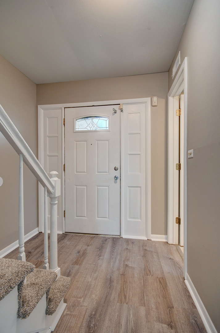 304 Walnut Circle Bolingbrook, IL 60440 - Photo 2 of 25