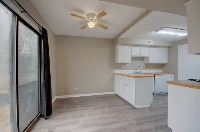 $2,150 | 304 Walnut Circle, Bolingbrook, IL 60440