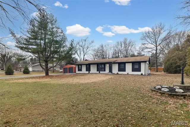 $299,000 | 877 Longhi Road, Collinsville, IL 62234