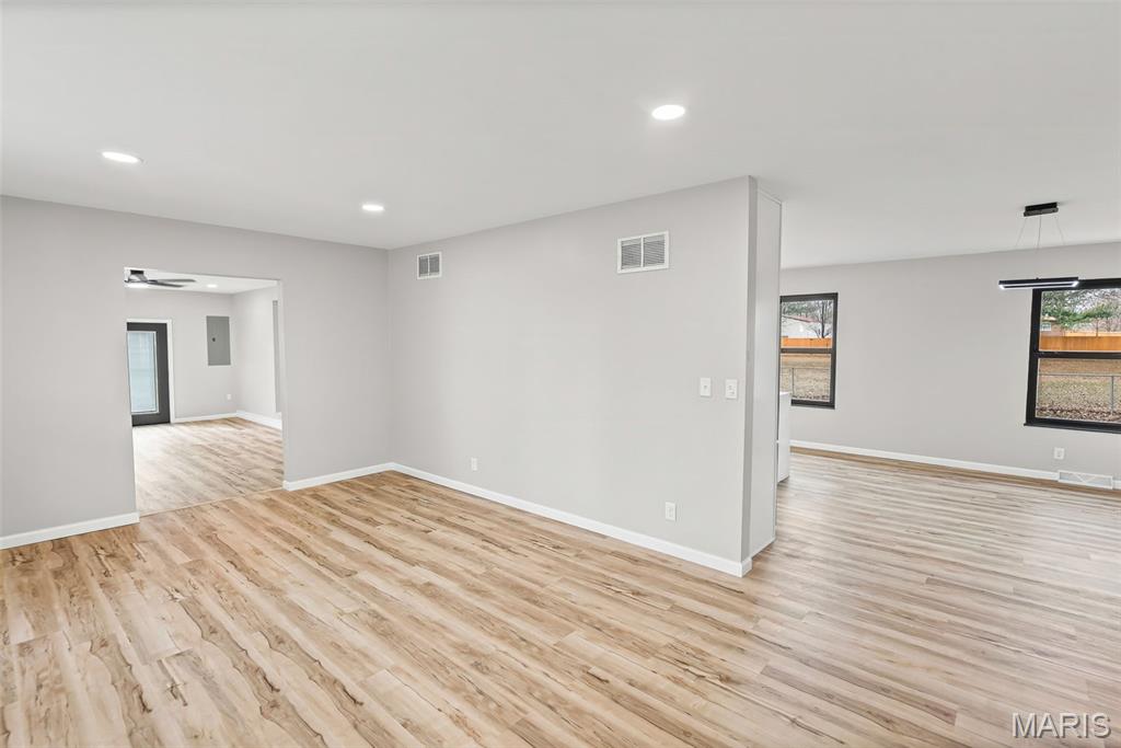 877 Longhi Road Collinsville, IL 62234 - Photo 4 of 18