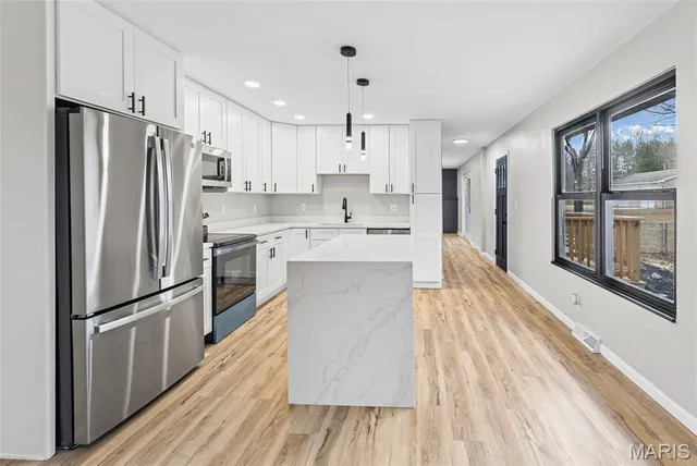 $299,000 | 877 Longhi Road, Collinsville, IL 62234