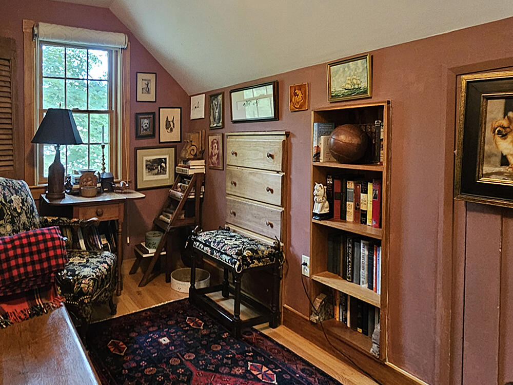 8 Longfellow School Road Bristol, ME 04539 - Photo 47 of 73 Library