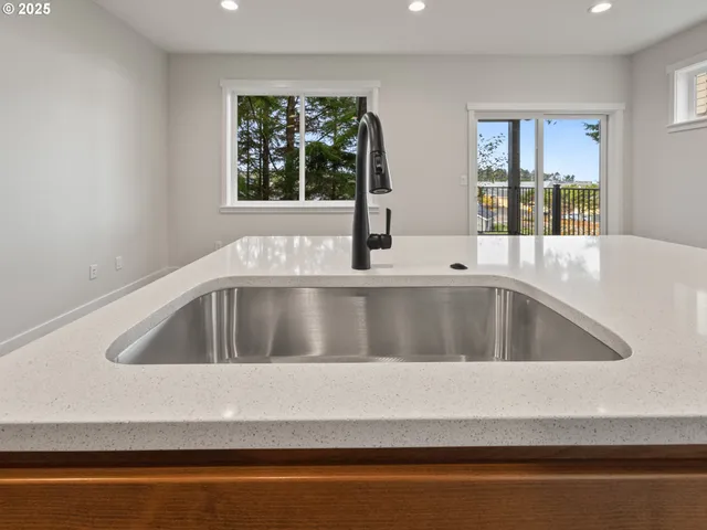 $409,000 | 1453 Southeast Marine Avenue, Lincoln City, OR 97367