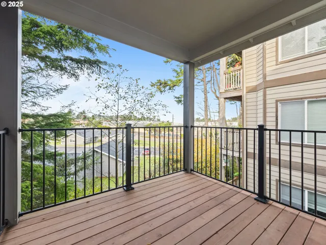 $409,000 | 1453 Southeast Marine Avenue, Lincoln City, OR 97367