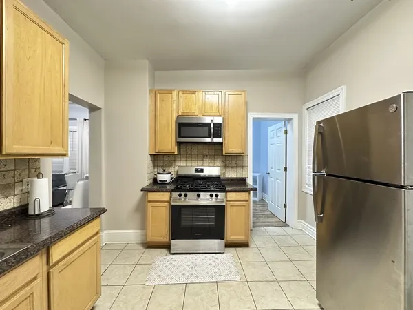 $3,100 | 720 North Elizabeth Street, Unit 2, Chicago, IL 60642