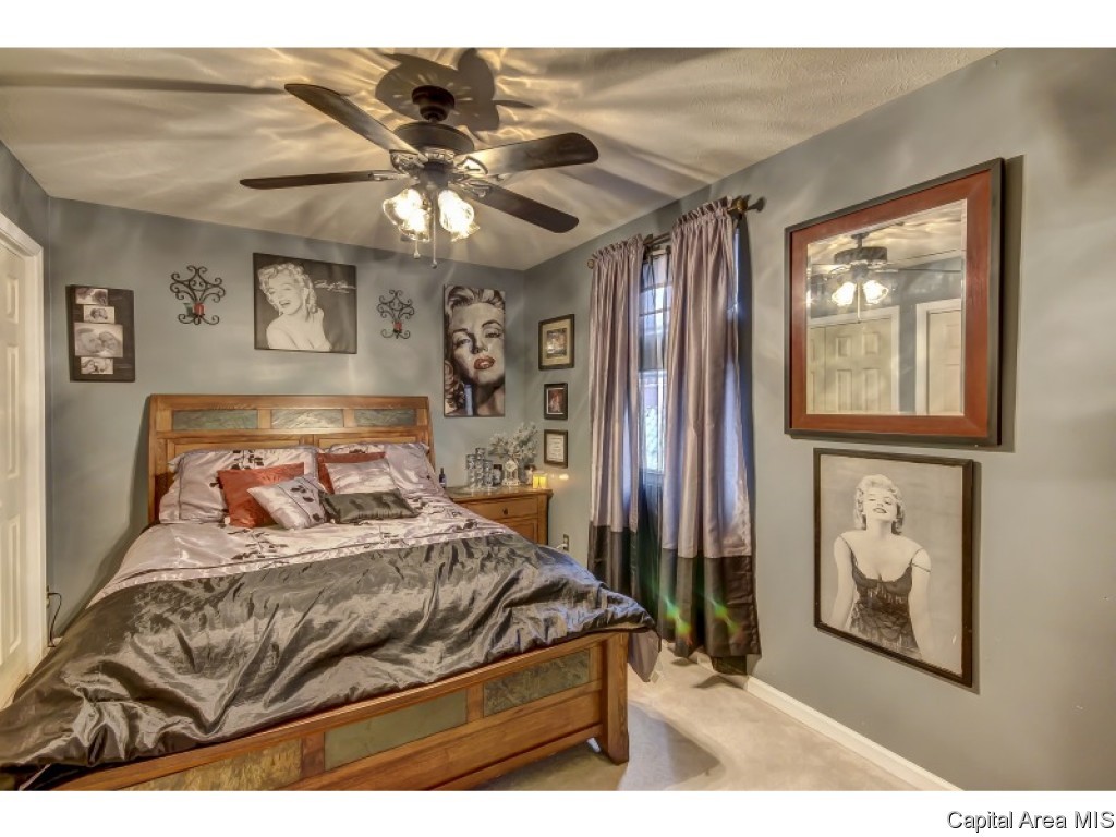 2440 Normal Drive Springfield, IL 62707 - Photo 13 of 33