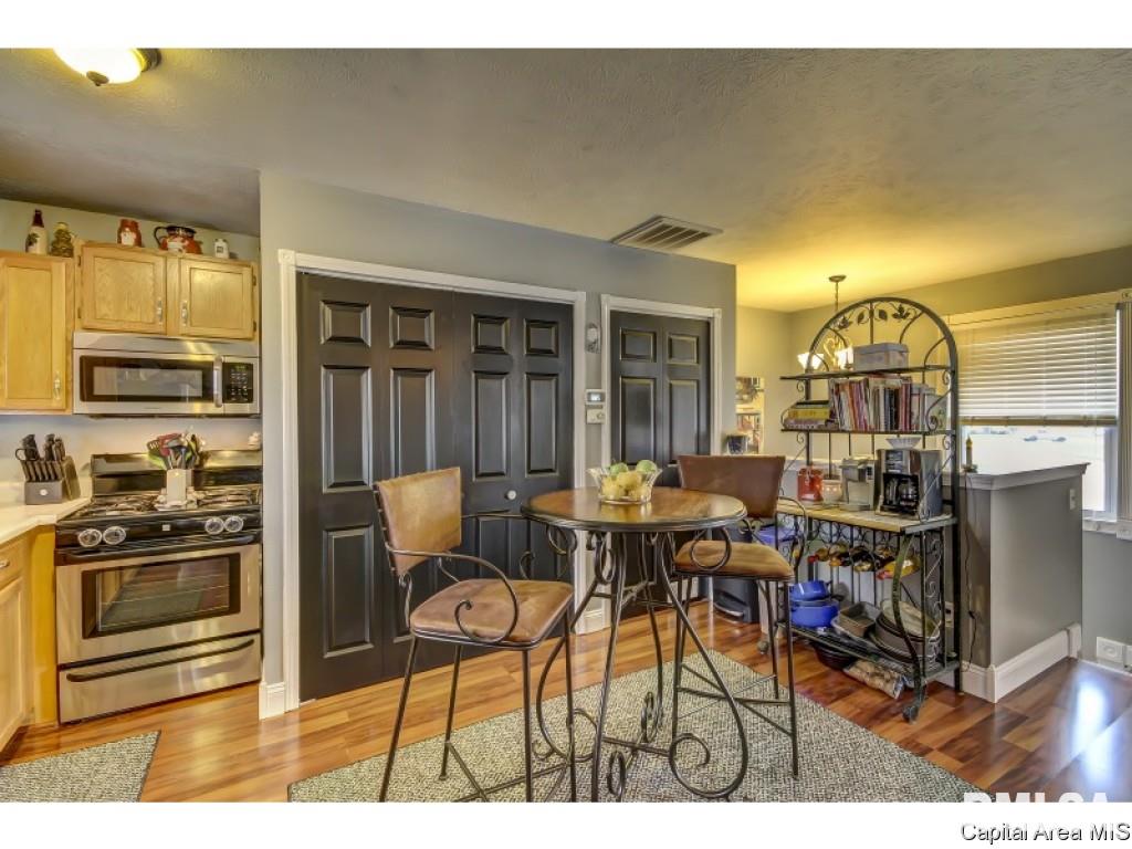 2440 Normal Drive Springfield, IL 62707 - Photo 3 of 33
