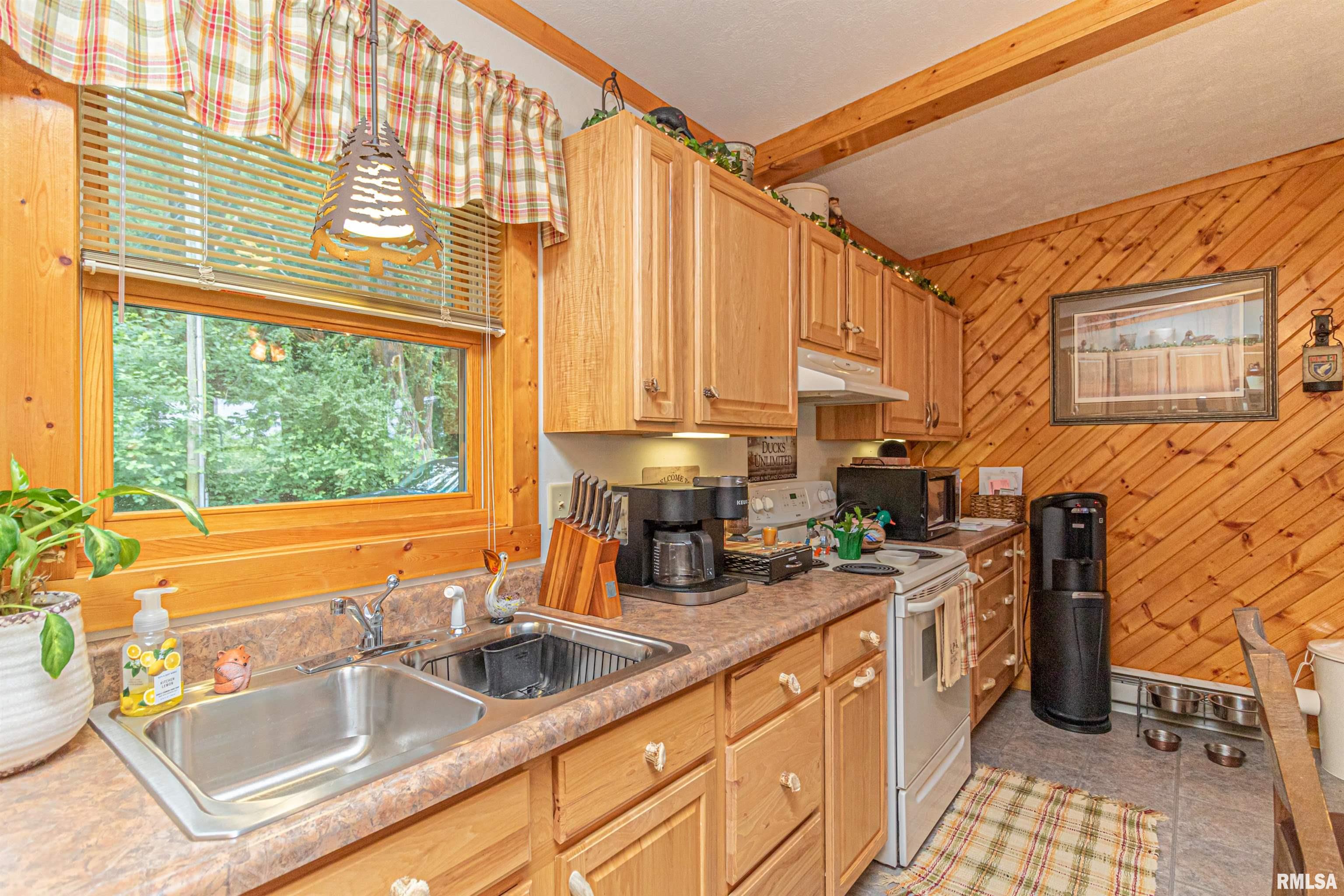 11397 Maple Island Road Manito, IL 61546 - Photo 21 of 43 Gallery Image 21