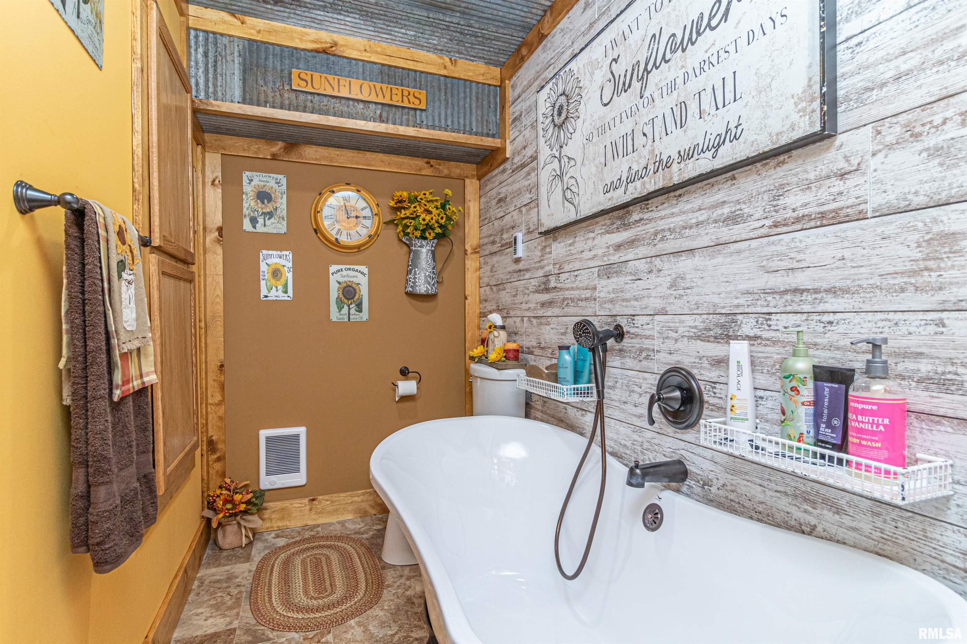 11397 Maple Island Road Manito, IL 61546 - Photo 38 of 43 Gallery Image 38