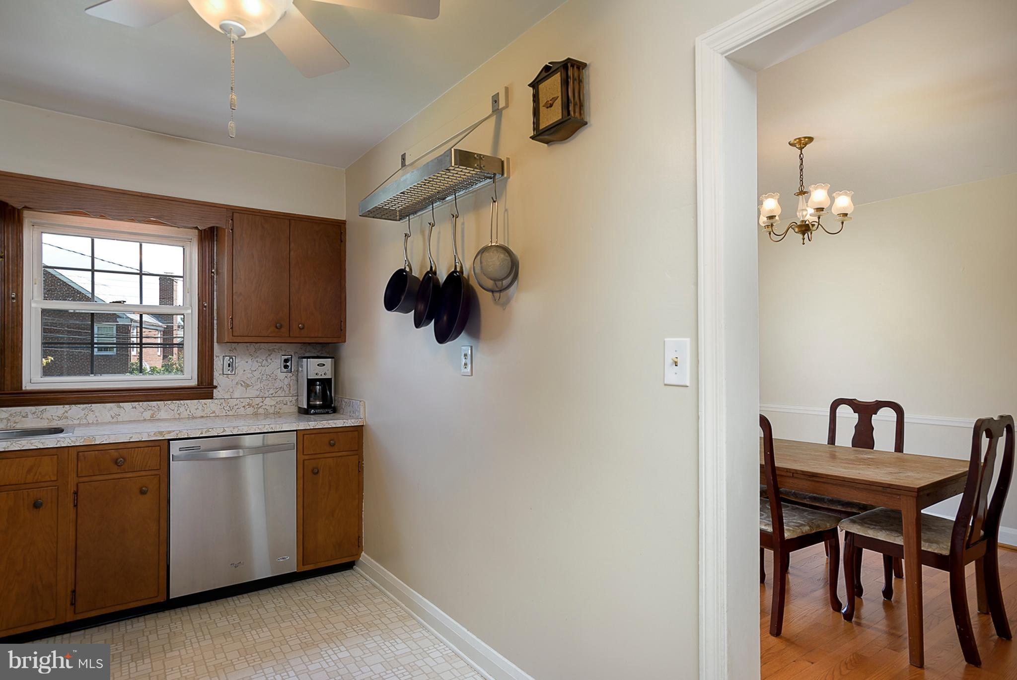 347 Whitfield Road Baltimore, MD 21228 - Photo 14 of 28 Kitchen