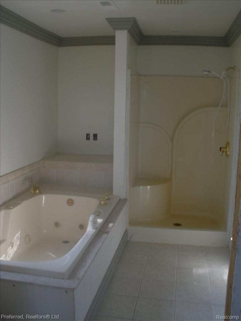 1101 South Ridge Road Canton, MI 48188 - Photo 16 of 22 Master Bath