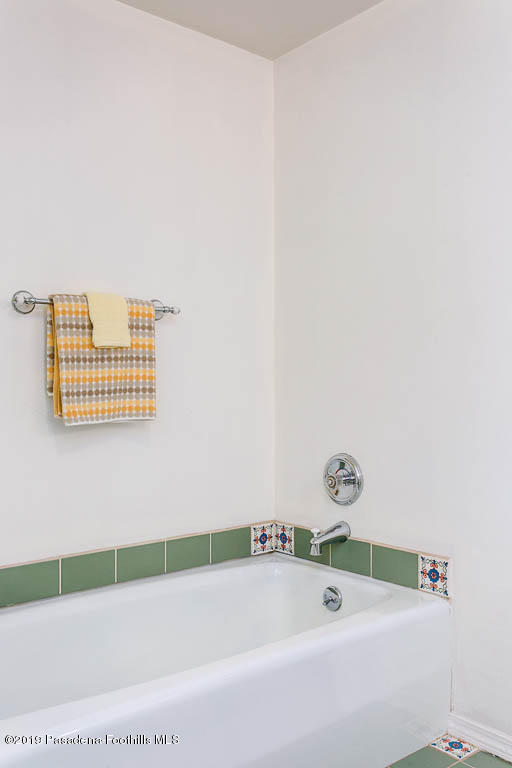 2030 West Kenneth Road Glendale, CA 91201 - Photo 17 of 29 2030 W Kenneth Rd-MLS-021