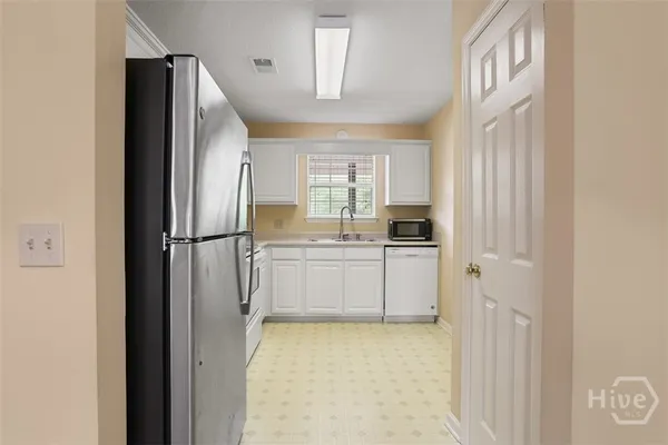 $1,450 | 211 Edgewater Road, Unit 40, Savannah, GA 31406