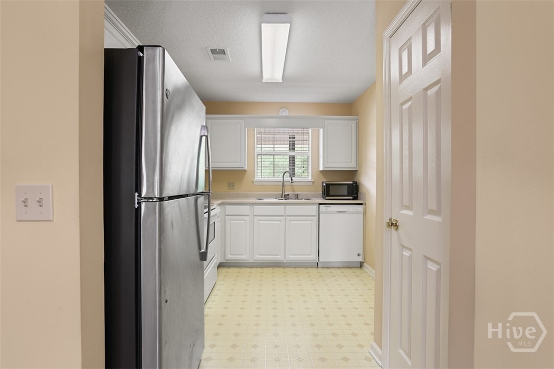 211 Edgewater Road, Unit 40 Savannah, GA 31406 - Photo 4 of 27