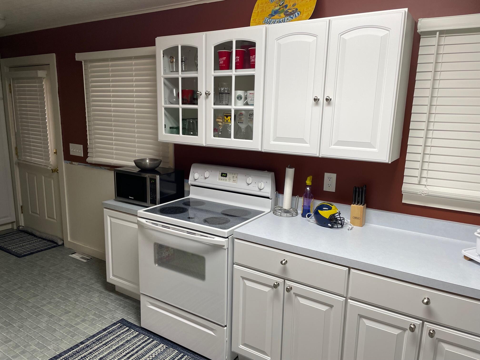 1705 Beeson Street Cheboygan, MI 49721 - Photo 4 of 26 Gallery Image 4