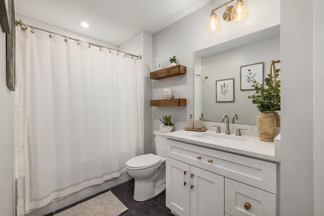 $4,995 | 1230 Islington Street, Portsmouth, NH 03801