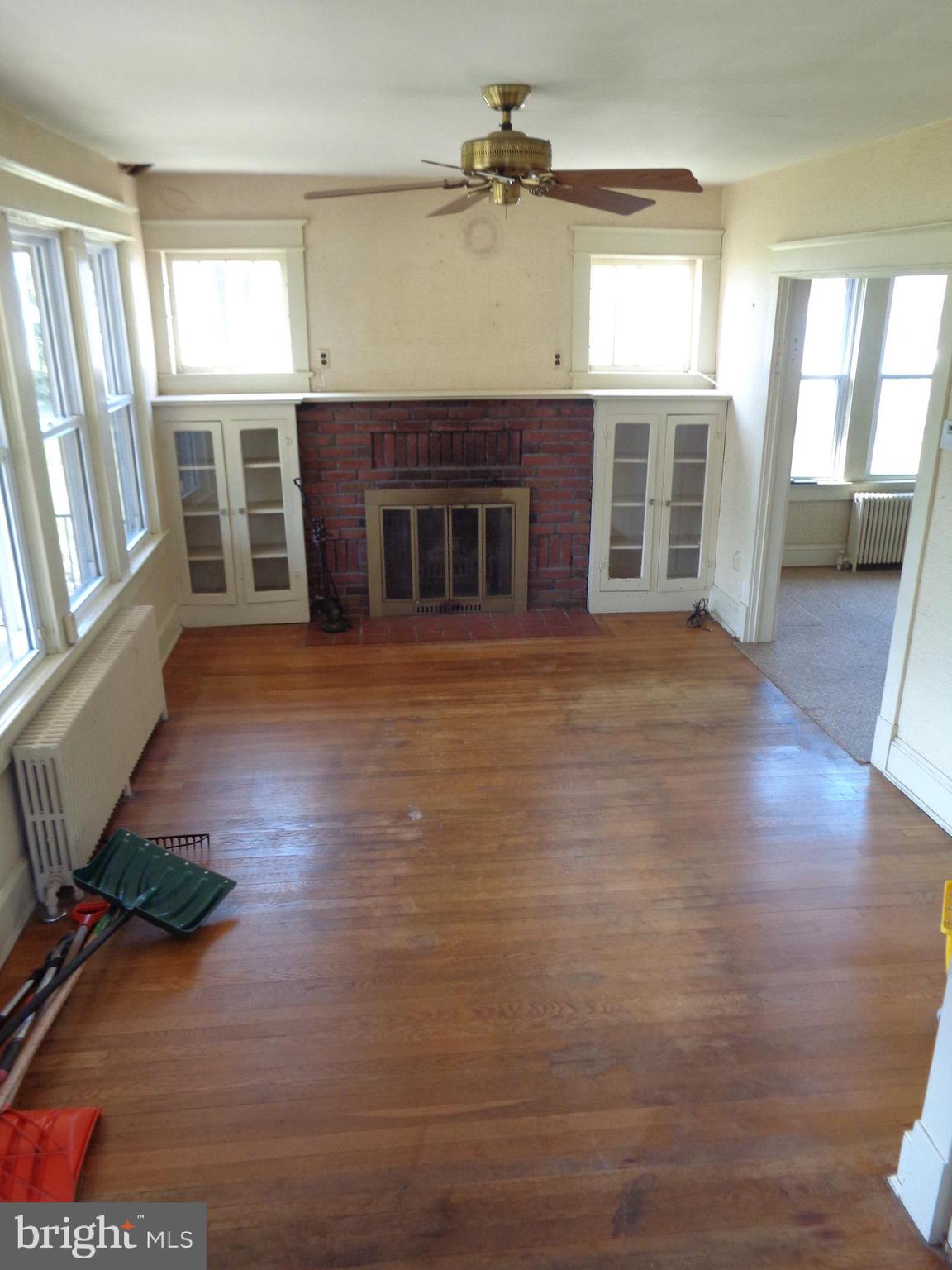 26626 Ridge Road Damascus, MD 20872 - Photo 2 of 12 Living Room