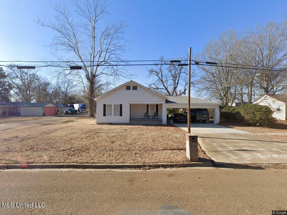 323 South Ruby Avenue Ruleville, MS 38771 - Photo 2 of 11 323 S Ruby Ave Ruleville Pic 3