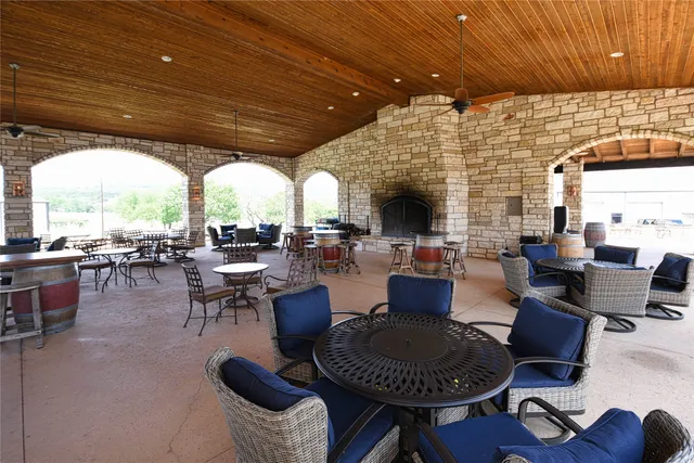 $2,300 | 565 Demarett Drive, Point Venture, TX 78645