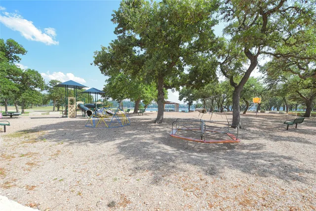 $2,300 | 565 Demarett Drive, Point Venture, TX 78645