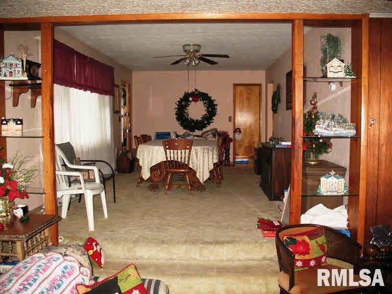 1439 Walnut Hill Road Centralia, IL 62801 - Photo 5 of 15