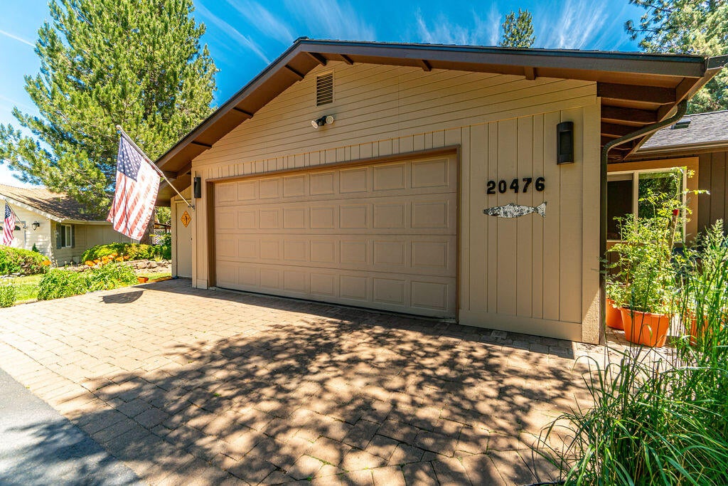 20476 Mainline Road Bend, OR 97702 - Photo 50 of 50 RileyVisuals-15