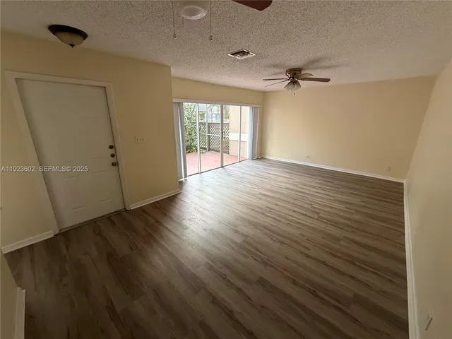 $3,150 | 10935 Neptune Drive, Cooper City, FL 33026