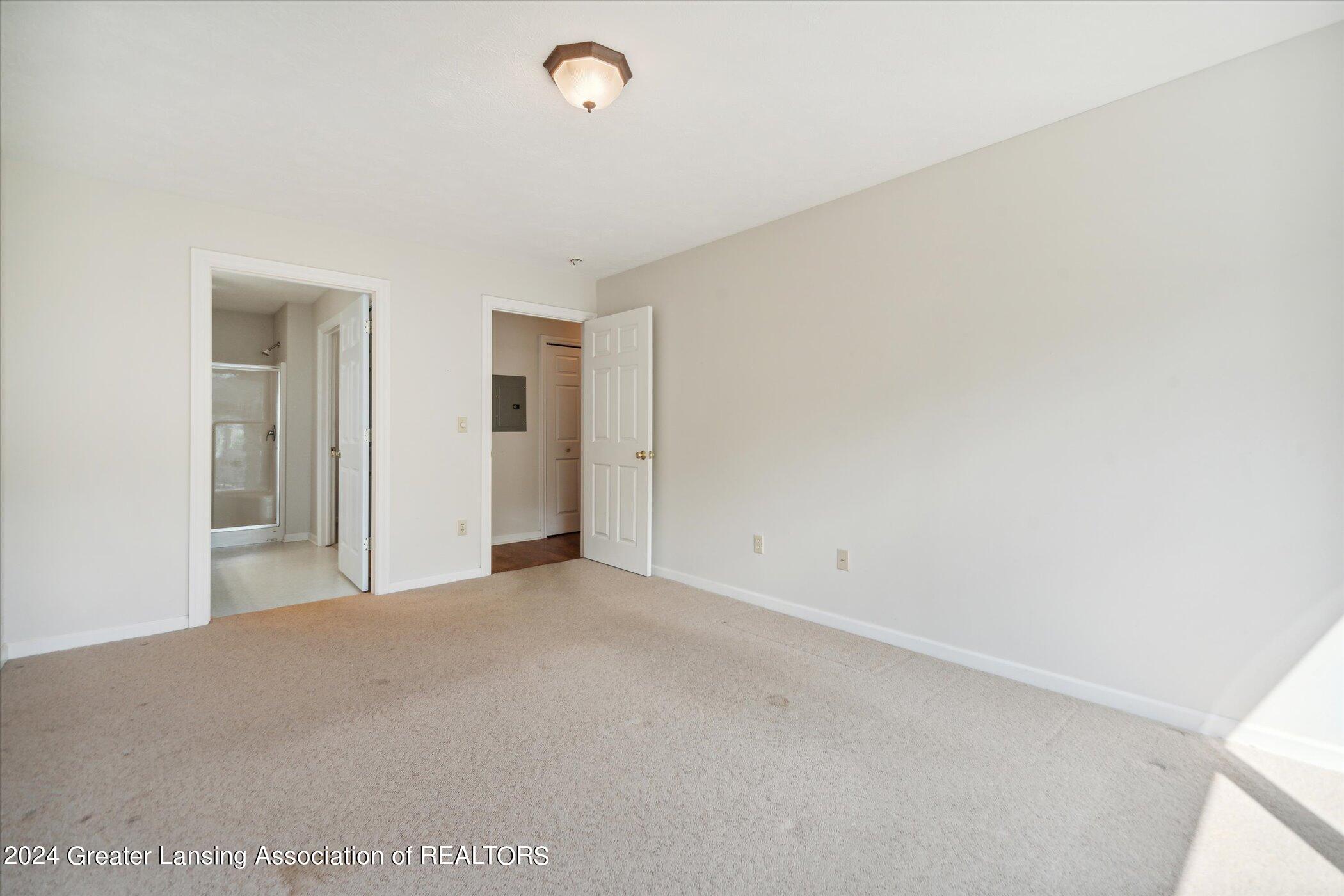 1327 Coolidge Road, Unit 12 East Lansing, MI 48823 - Photo 11 of 21 07-1327-Coolidge-Rd-12-East-Lansing-MI-4