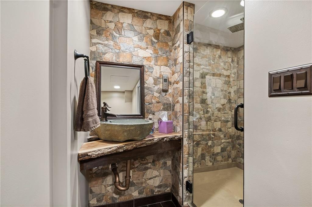 1906 Mt Royal Boulevard Glenshaw, PA 15116 - Photo 24 of 35 2nd Full Bathroom