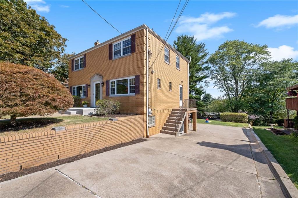 1906 Mt Royal Boulevard Glenshaw, PA 15116 - Photo 27 of 35 Driveway